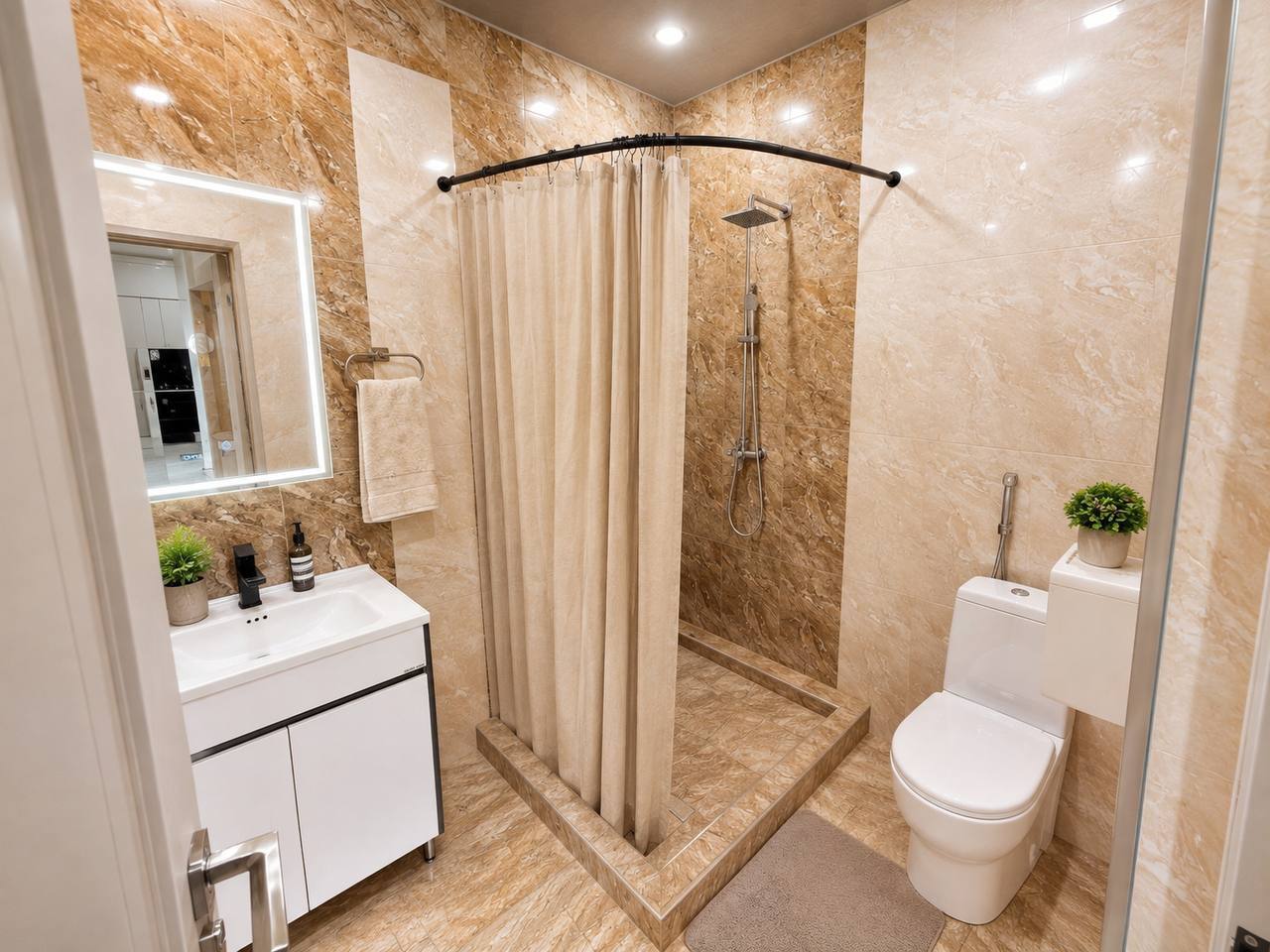 3 Bedroom Apartment in Griboyedov Park — Photo 3 of 8